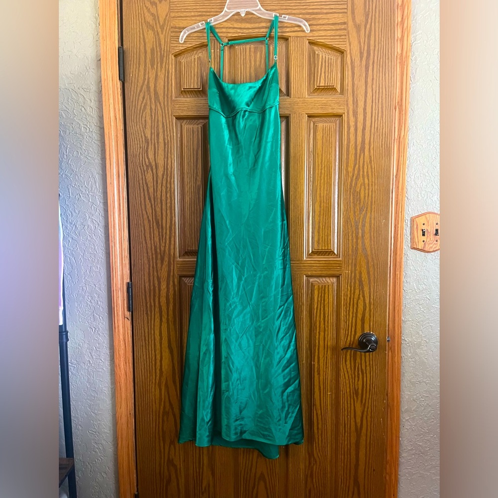 Elegant Green Satin Evening Gown Prom Bridesmaid Formal Dress Women’s/Juniors Lg